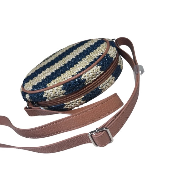 Thirty One Jewell Round Canteen Style Crossbody Purse Tan Navy Striped Straw NWT - Picture 14 of 16
